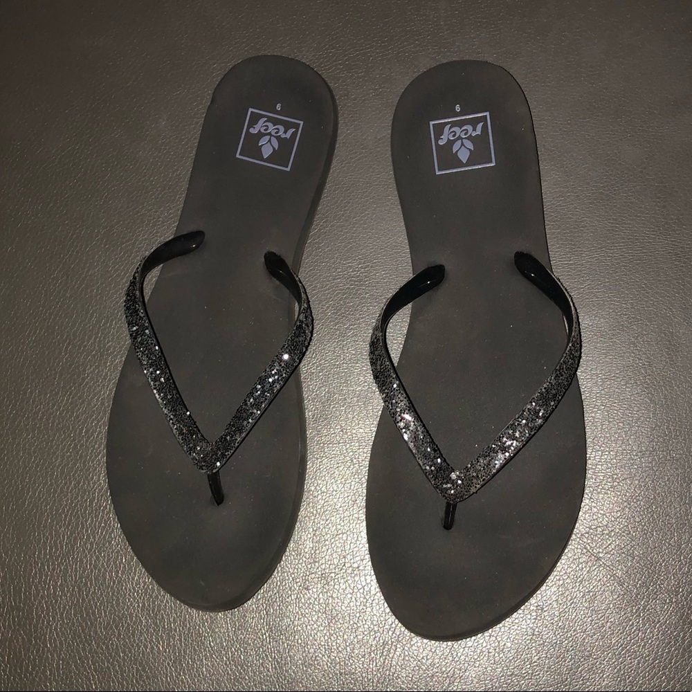 ✨Black✨ Sandals by REEF